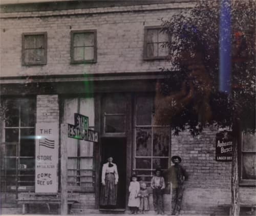 1918-20 The Star Restaurant, on Lincoln Ave west side of the plaza, where The Plaza Cafe now stands.